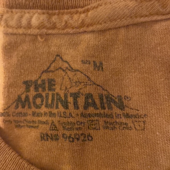 THE MOUNTAIN WOMEN SIZE M DOG PRINT T-SHIRT SIZE M - Picture 3 of 8